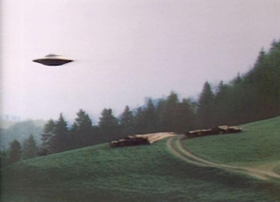 1177x852 Controversial UFO photo sold at auction for $500