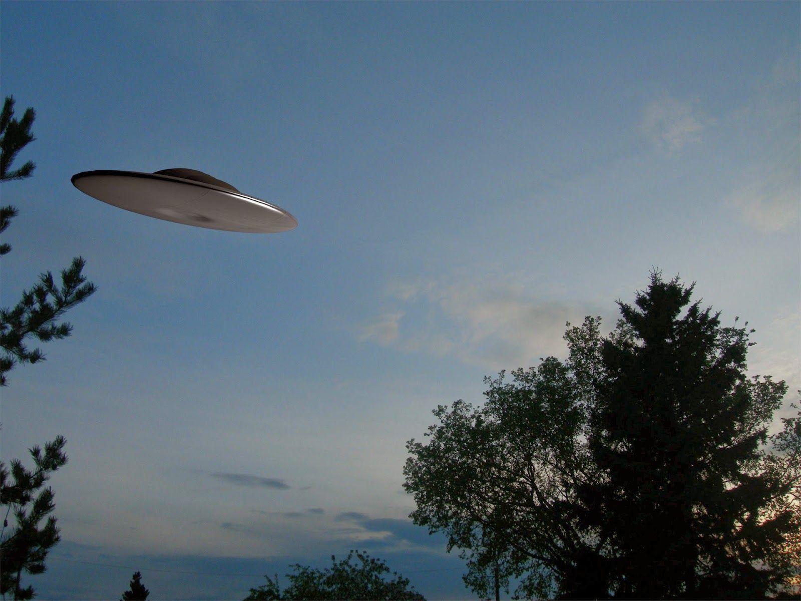 1600x1200 UFO Wallpaper
