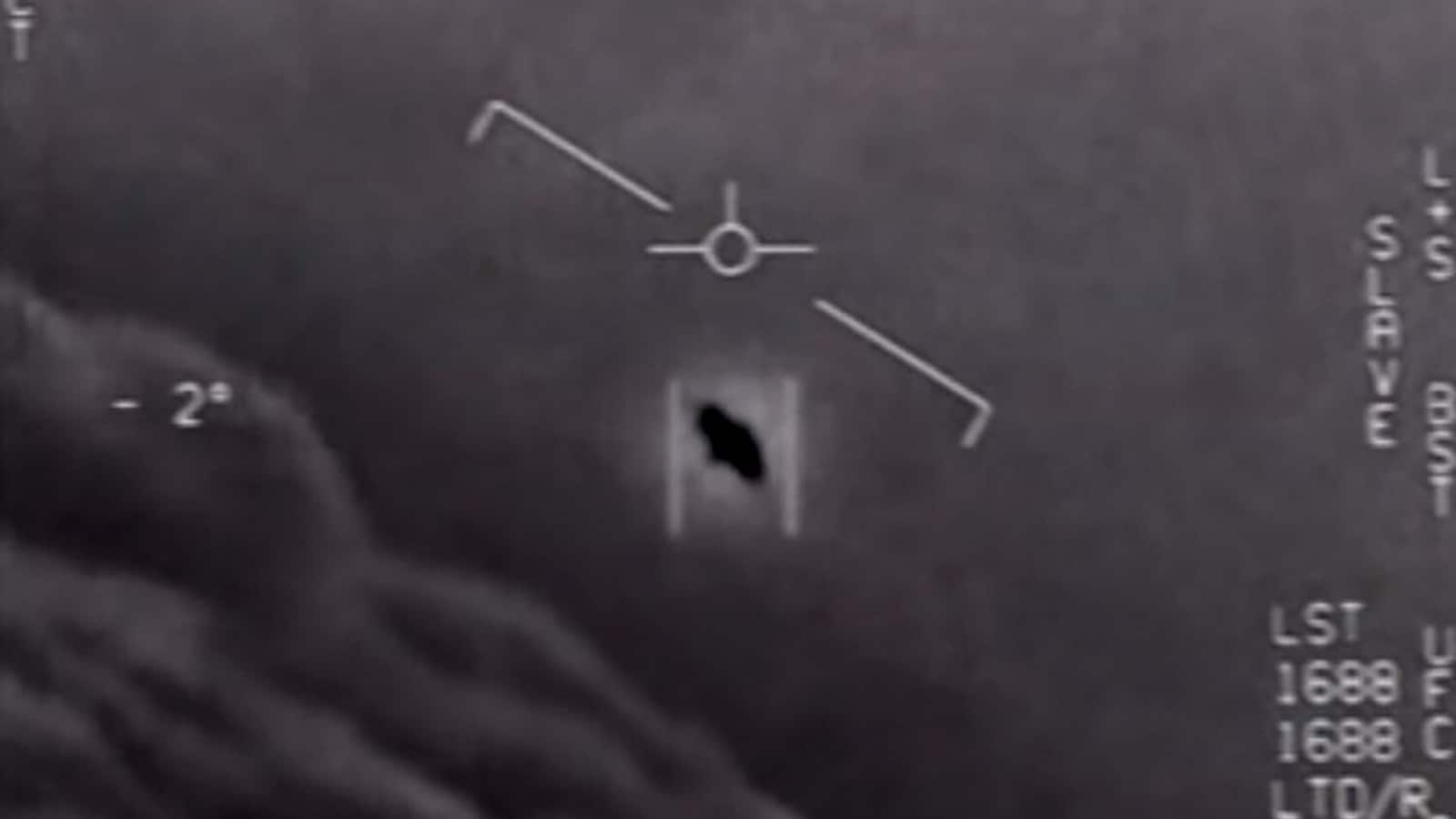 1600x900 Documentary filmmaker releases video of 'swarm of UFOs' over US navy ship