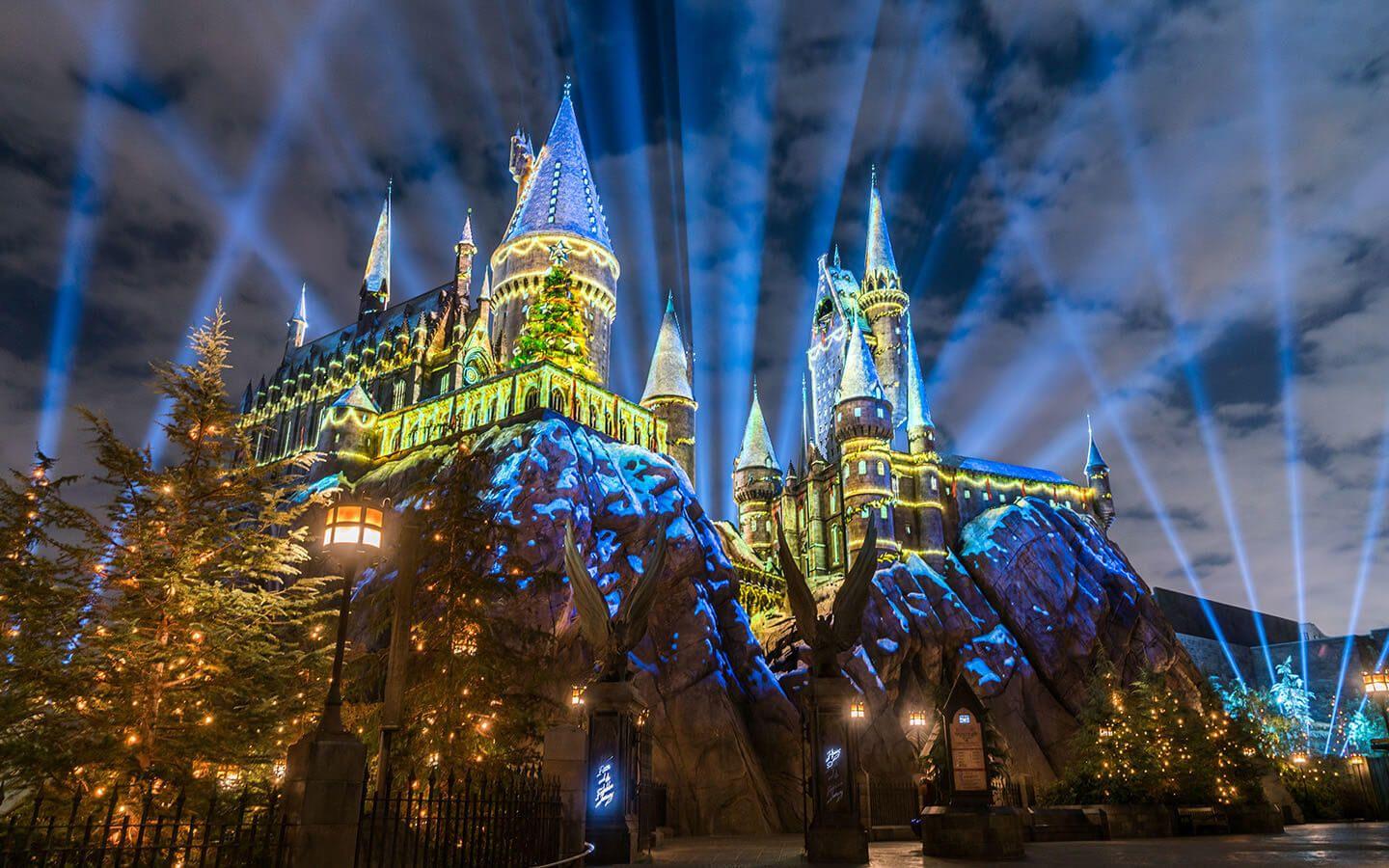 1440x900 The Wizarding World of Harry Potter Prepares for the Holidays