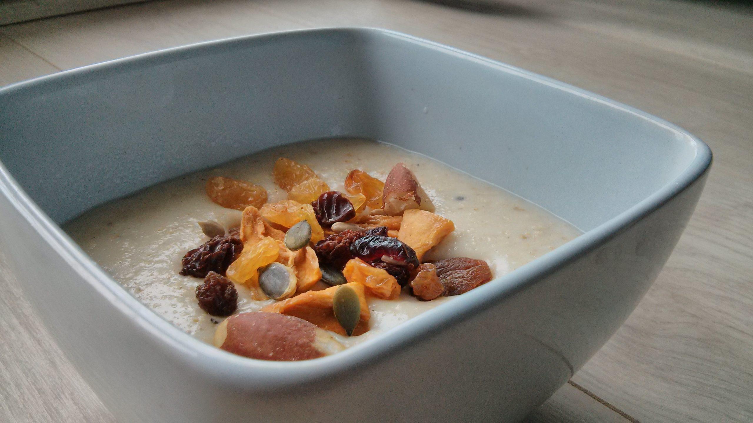 2560x1440 Sweet Porridge with Nuts, Seeds and Dried Fruit