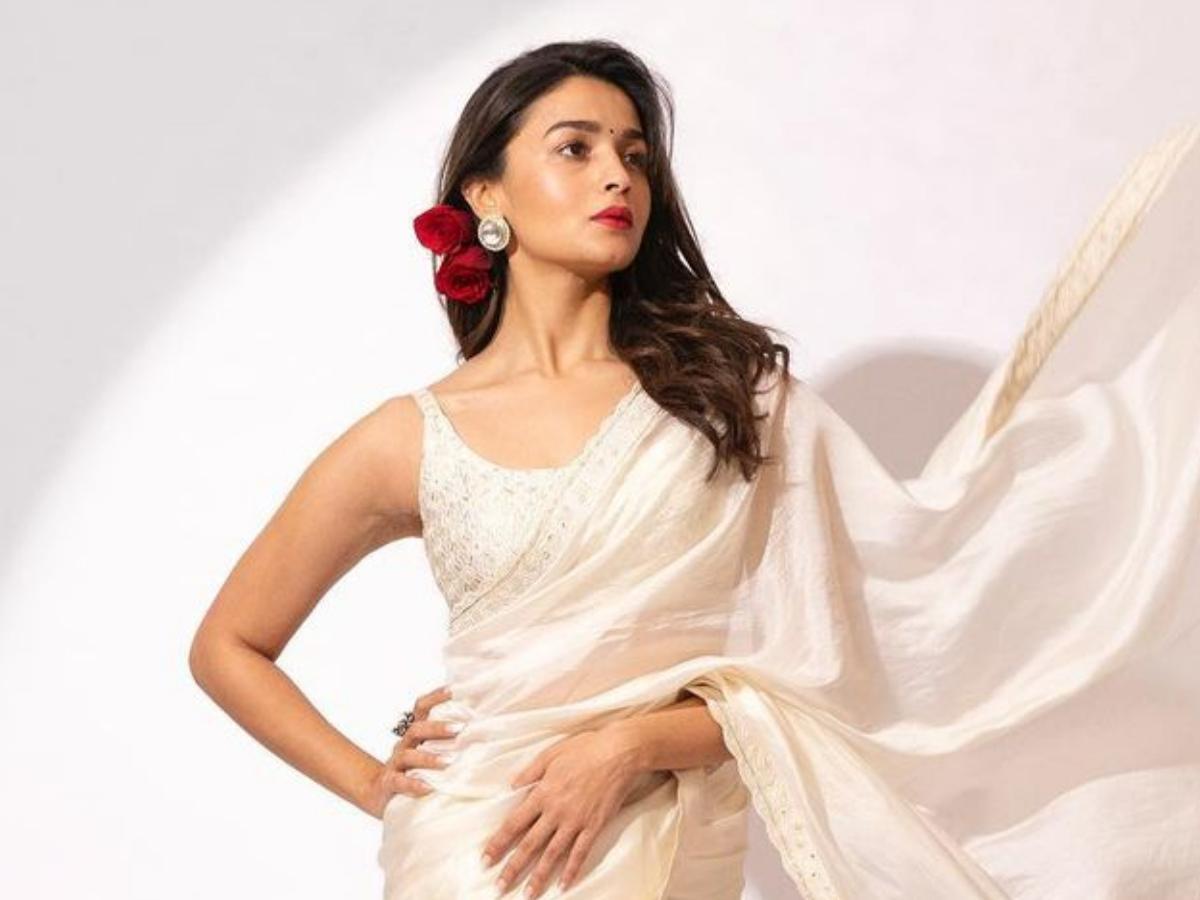 1200x900 Alia Bhatt channels retro vibes with red roses in her hair and dreamy saree for Gangubai Kathiawadi promotions