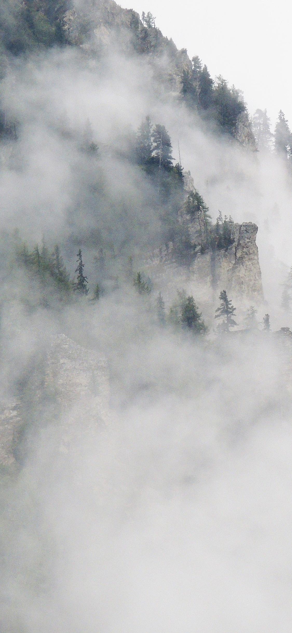 1125x2436 Nature Mountain Fog Wallpaper