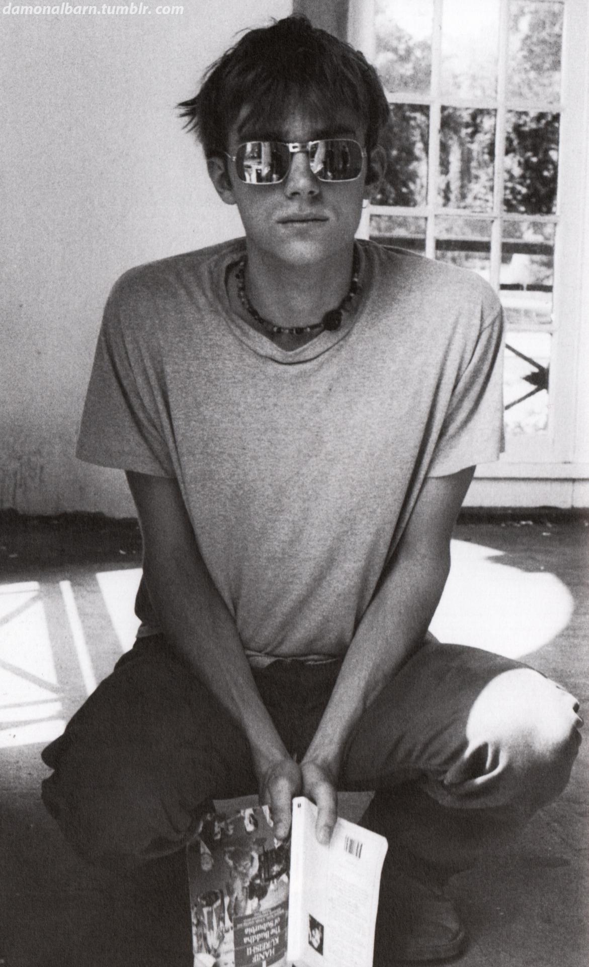 1171x1920 Damon Albarn Unofficial: Photo