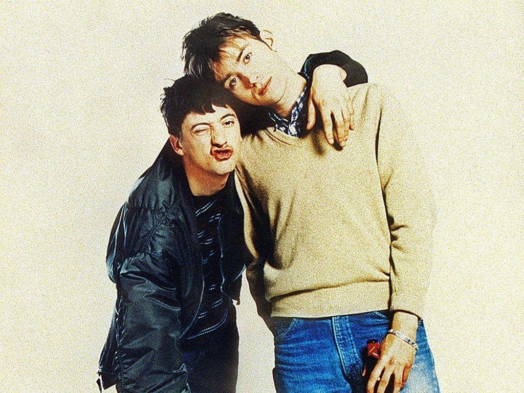 1024x768 Graham Coxon and Damon Albarn of Blur. Damon albarn, Graham coxon, Blur band