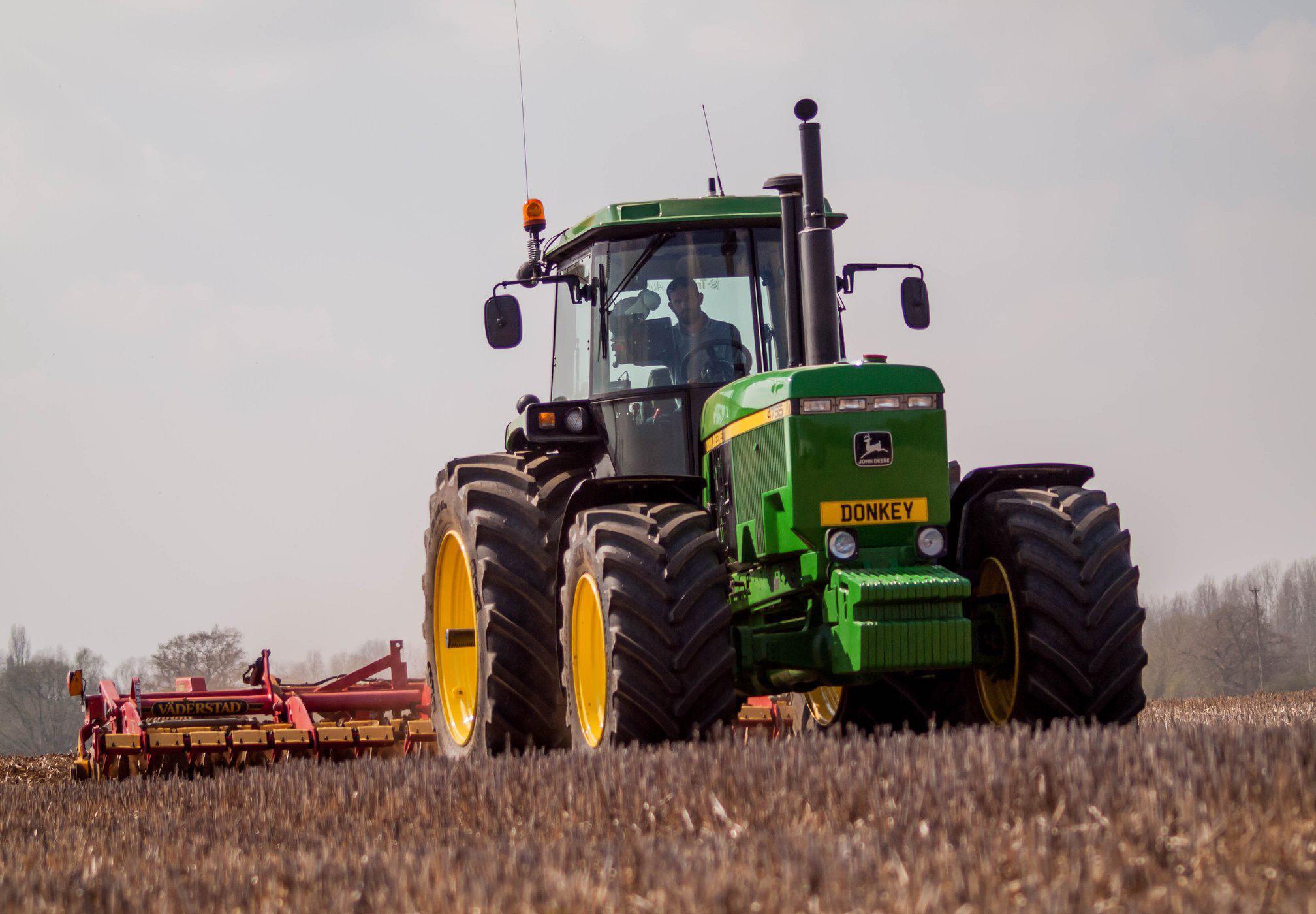 2016x1400 This beautiful old John Deere 4755 is pushing 242hp and sounds awesome!