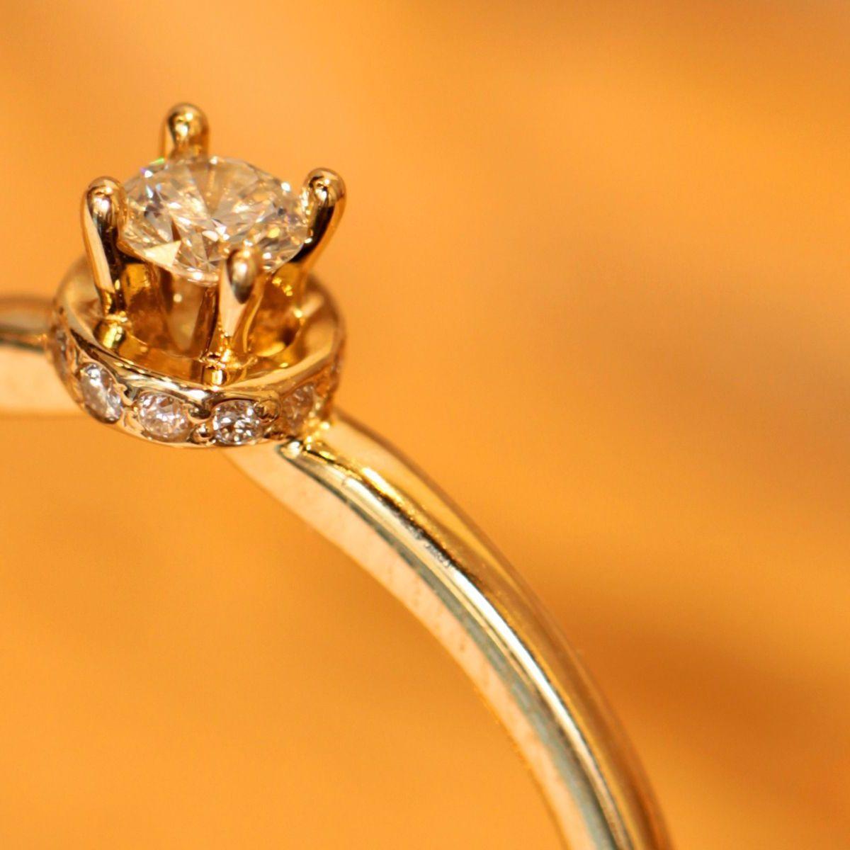 1200x1200 Golden Diamond Wallpaper