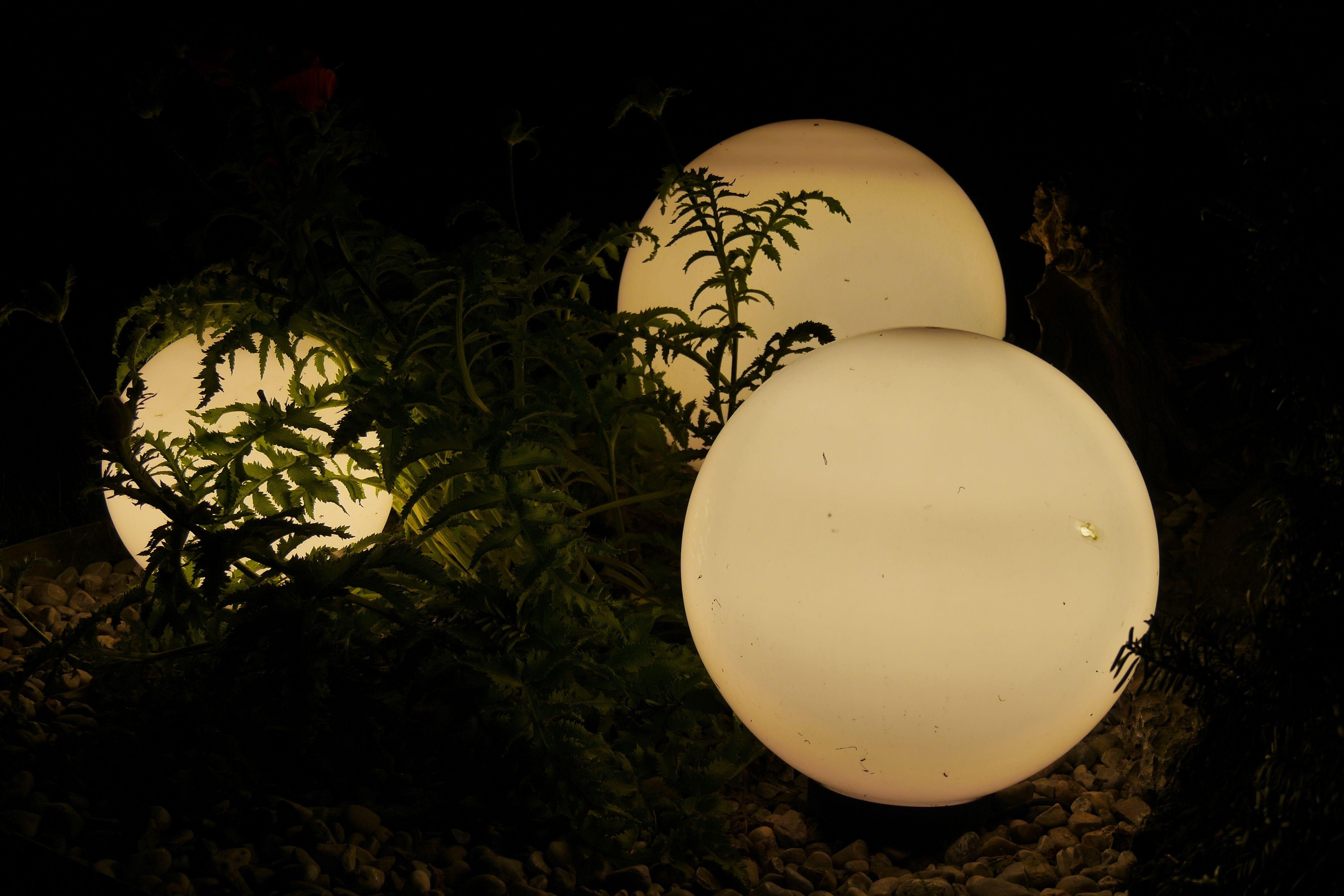 4608x3072 white lights free image
