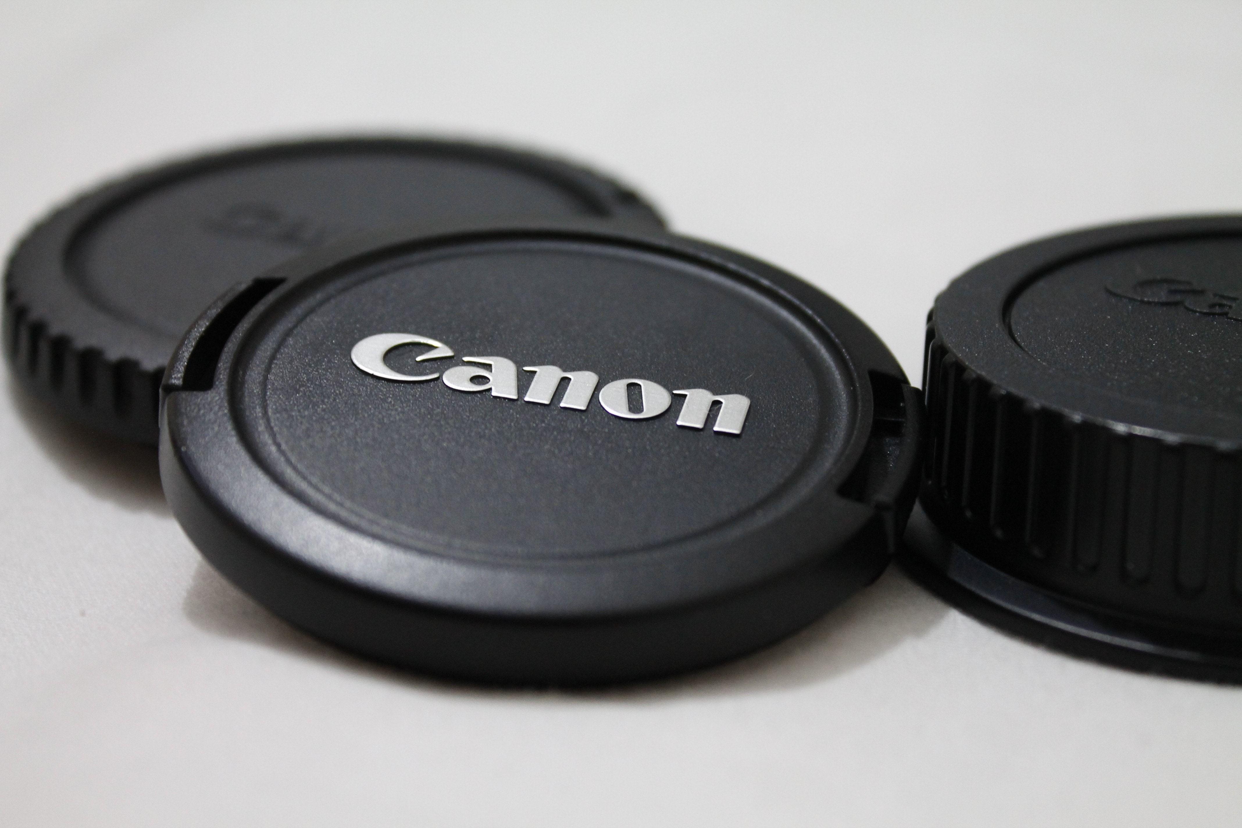 4272x2848 black canon camera on black tripod free image
