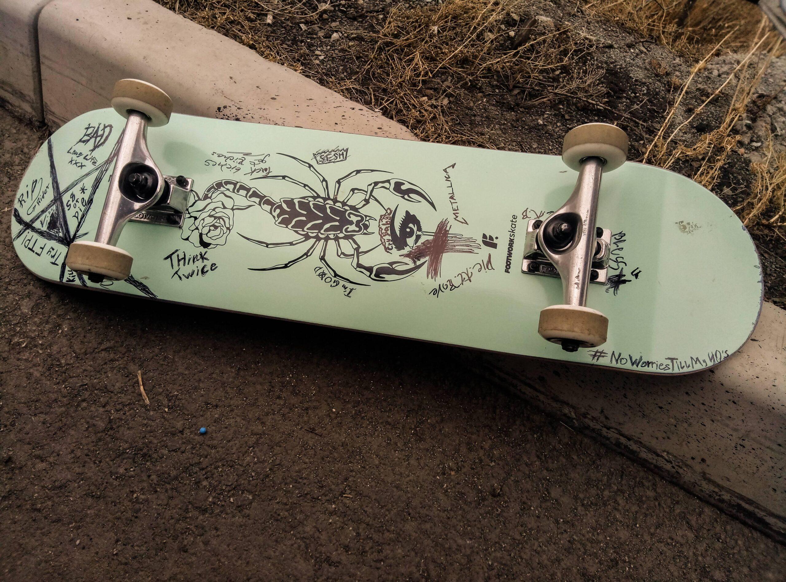 2560x1898 Aesthetic Skateboard Wallpaper 4K