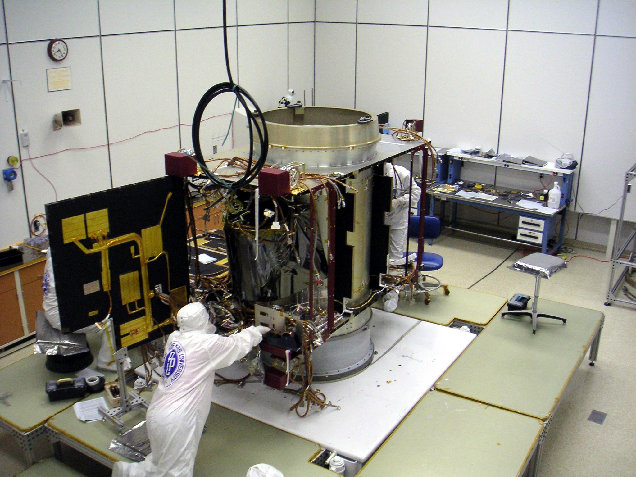2048x1536 STEREO In JHU APL Cleanroom