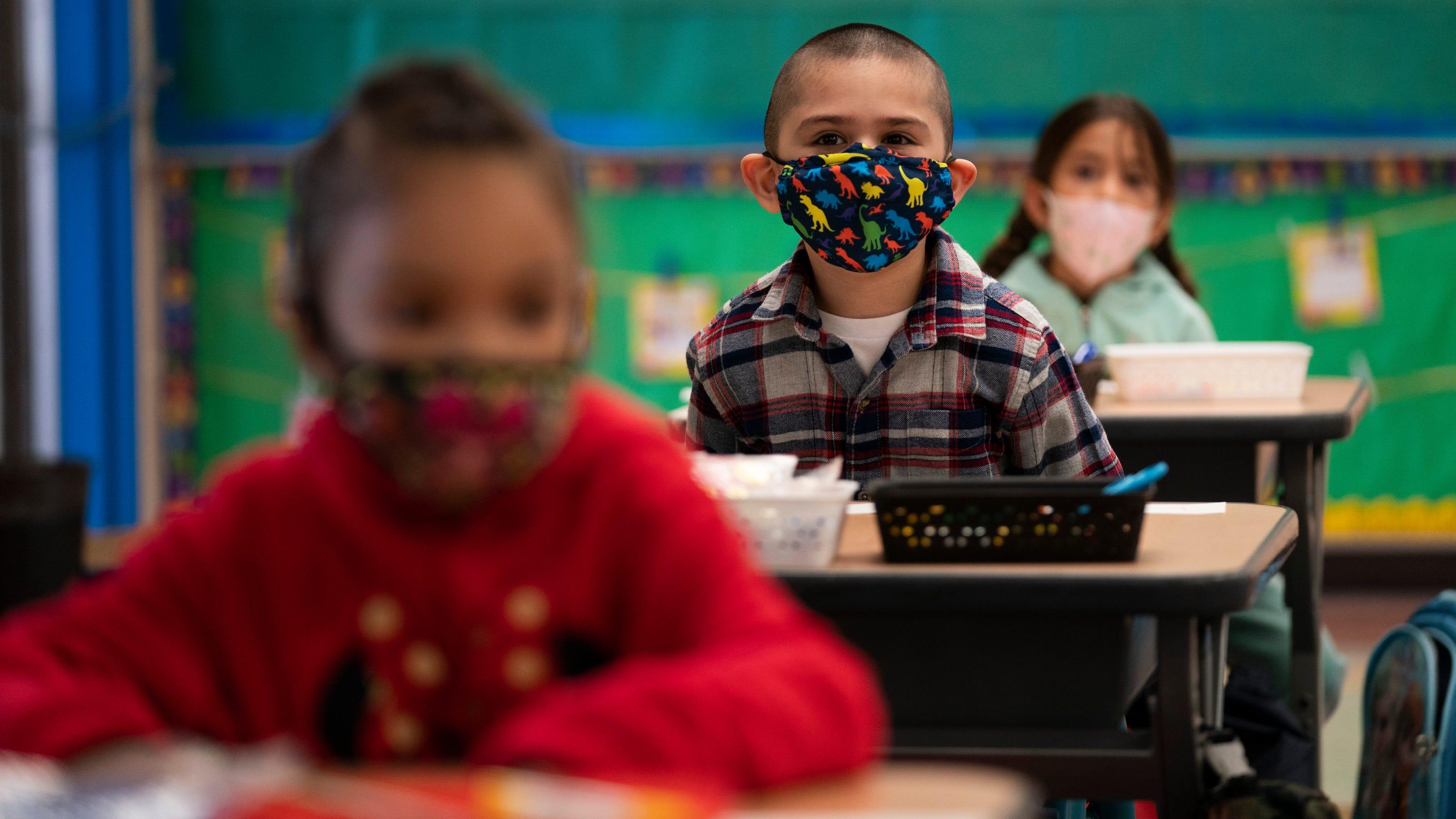 3200x1801 Back to school: Thousands of students in quarantine, schools shutting down