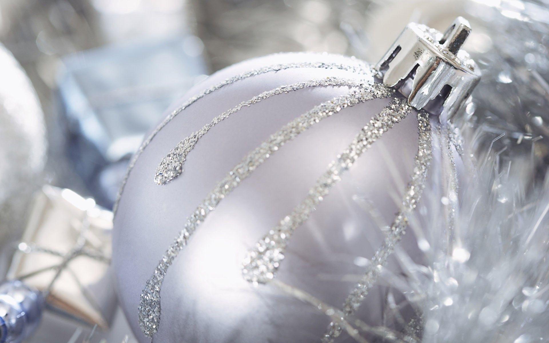 1920x1200 Beautiful Purple Christmas Ball Wallpaper 44077