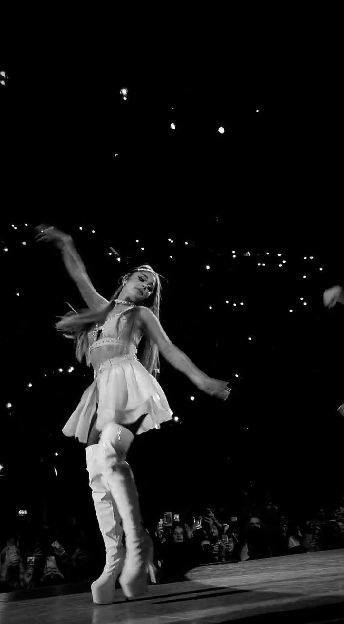 706x1280 sweetener world tour, ariana grande and side to side