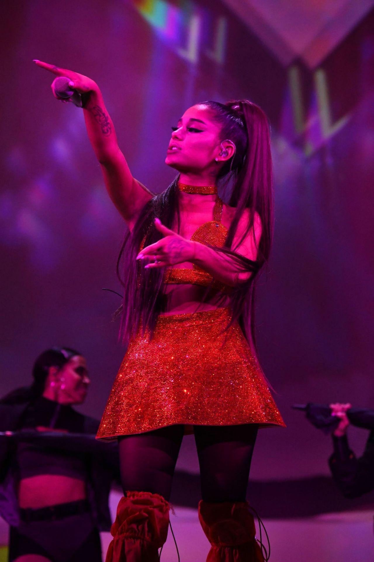 1280x1920 Ariana Grande At The Sweetener World Tour In NYC 06 18 2019 • CelebMafia
