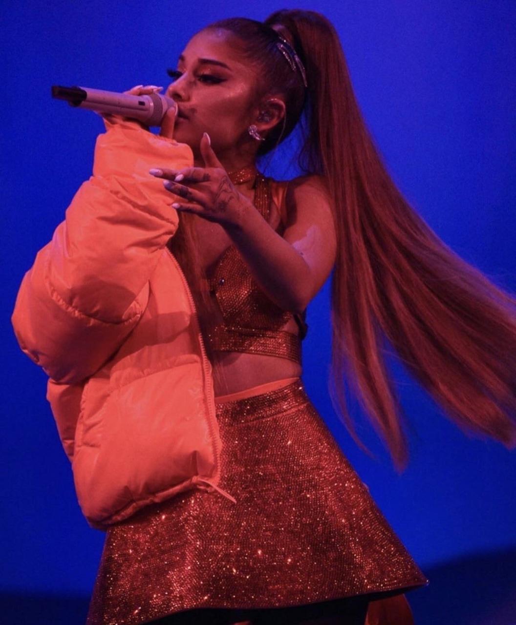 1056x1280 wallpaper, ariana grande and icon