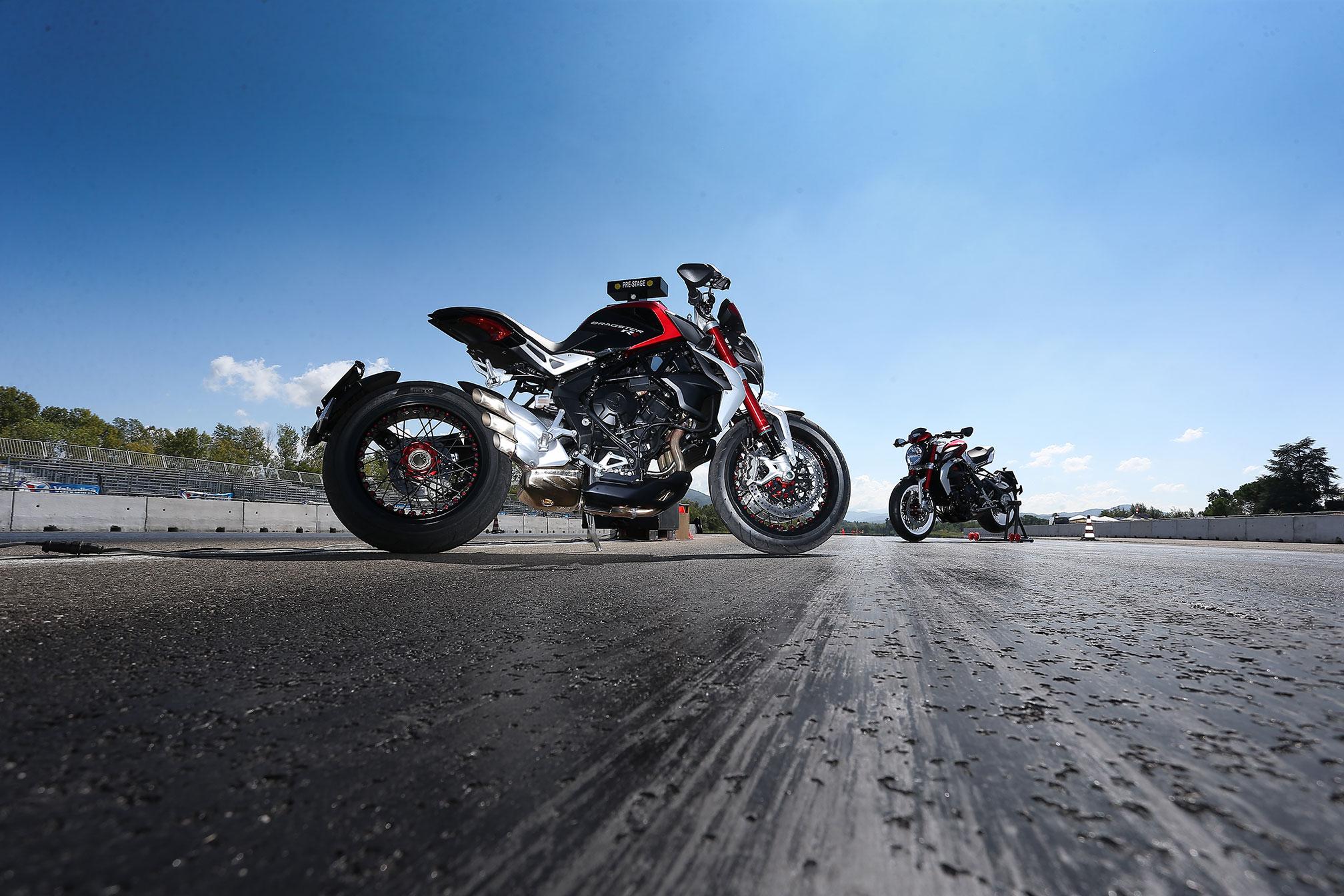 2016x1344 MV Agusta Brutale Dragster 800RR Review