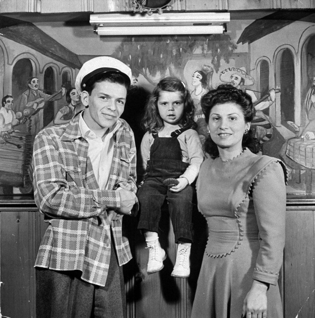 1015x1024 Frank Sinatra Centennial: Sinatra's Life in Photo