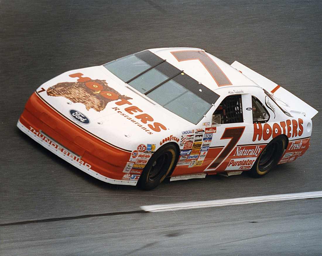 1100x875 NASCAR Hall of Famer Alan Kulwickirs