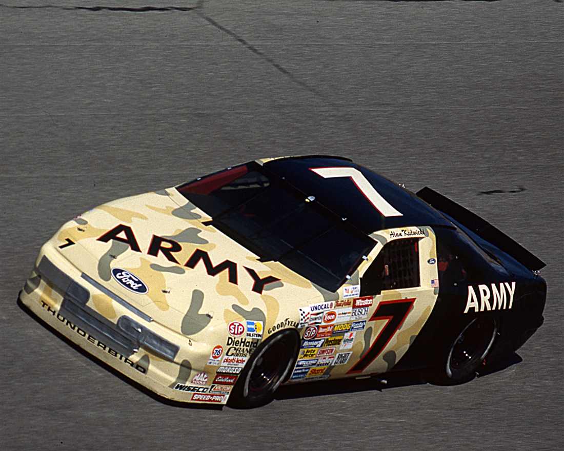 1100x880 NASCAR Hall of Famer Alan Kulwickirs