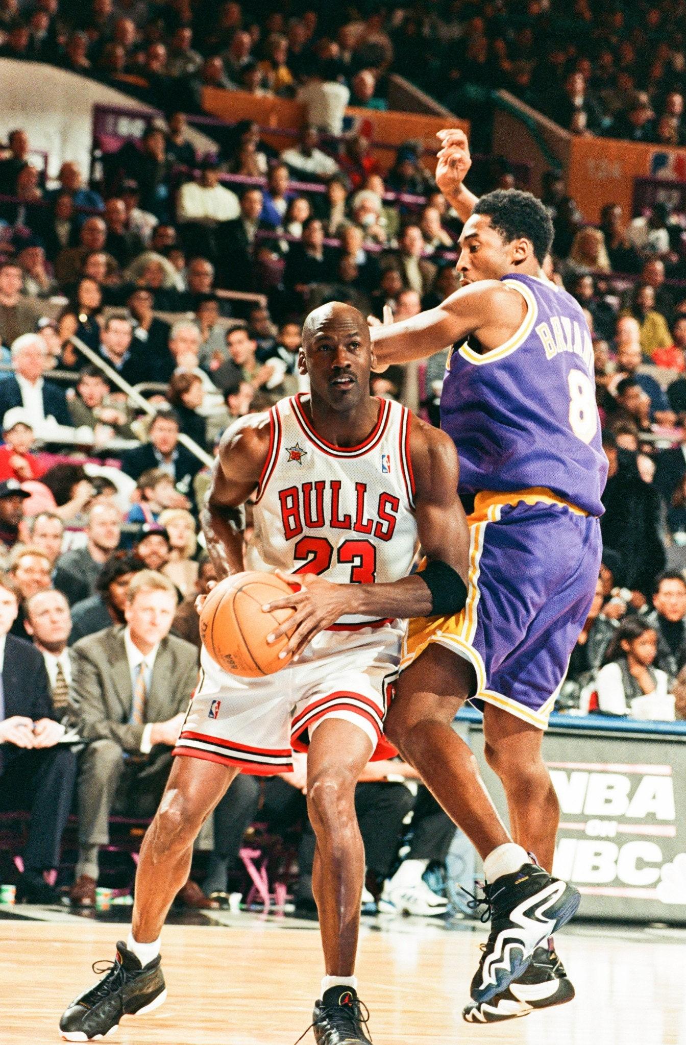 1344x2047 Kobe Bryant Praised His “Big Brother” Michael Jordan in The Last Dance