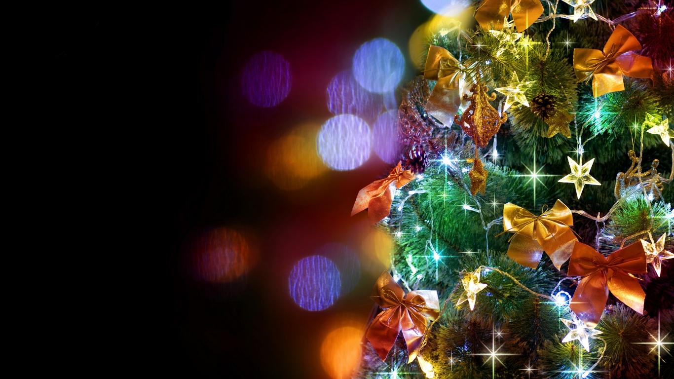 1366x768 Description: The Wallpaper Above Is Christmas Tree Wallpaper