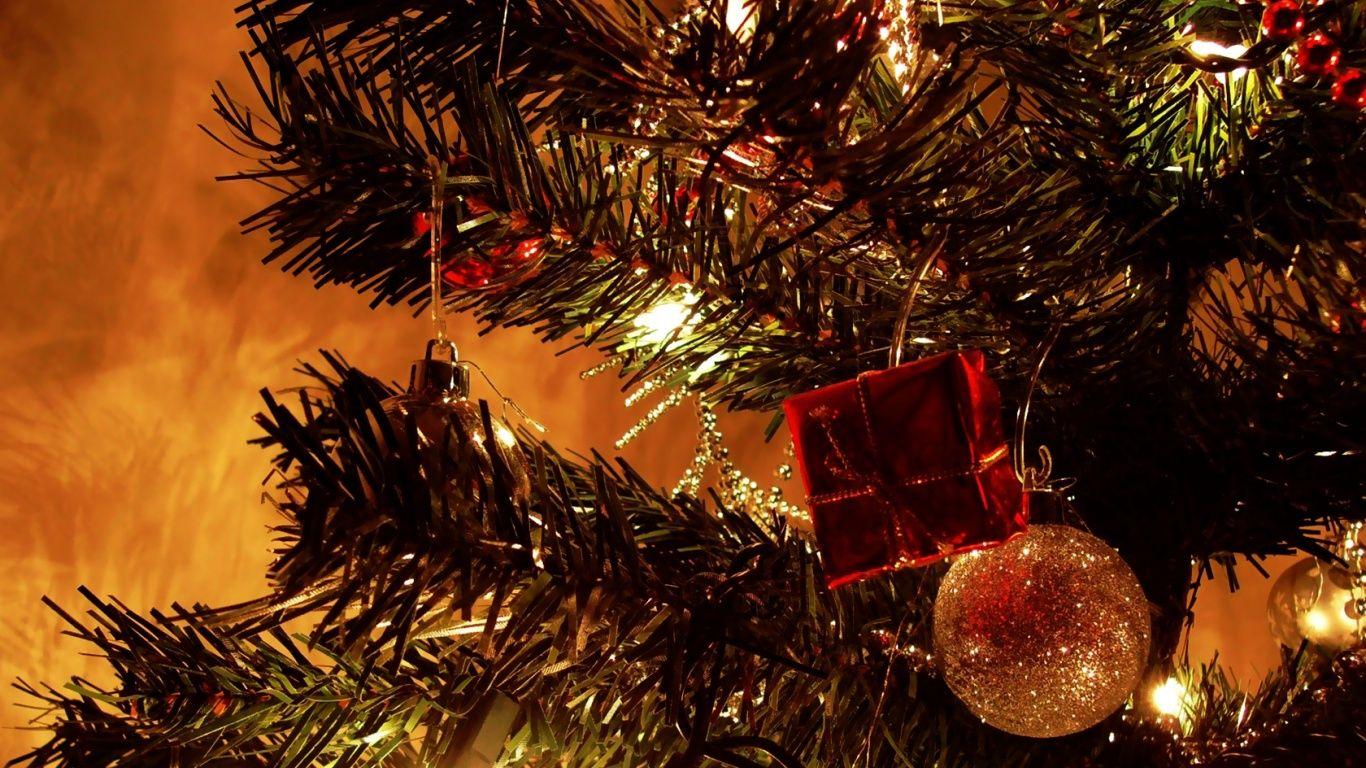 1366x768 Christmas Eve desktop PC and Mac wallpaper
