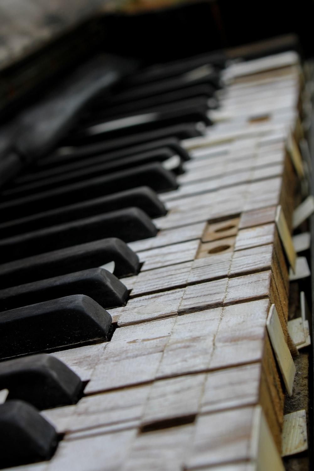 1000x1500 brown and white piano keys photo