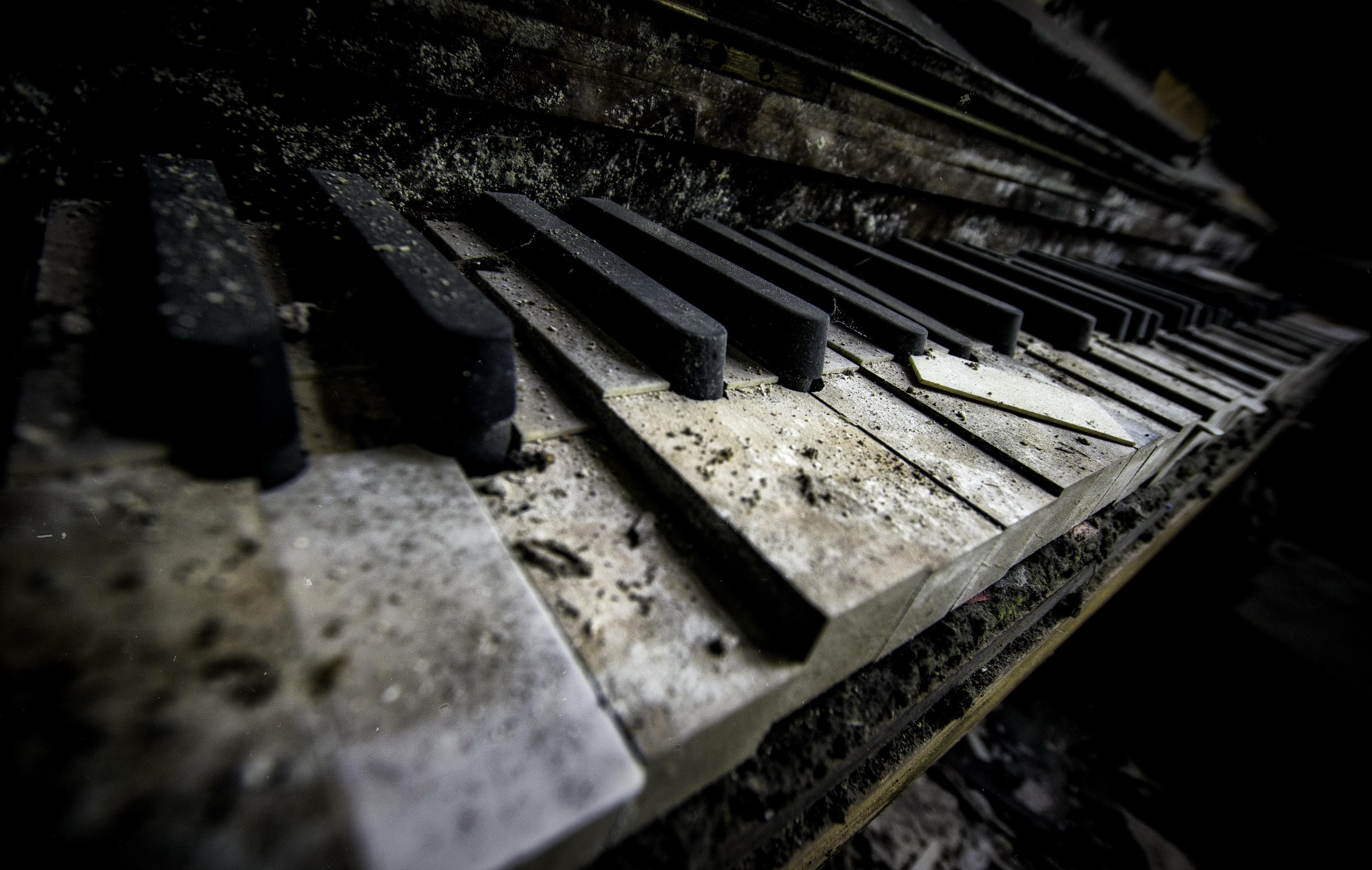 4924x3123 Instrument Macro Old Piano Wallpaper:4924x3123