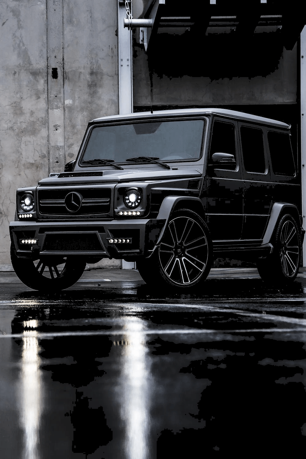 1000x1500 Black Mercedes G Wagon Wallpaper 1000