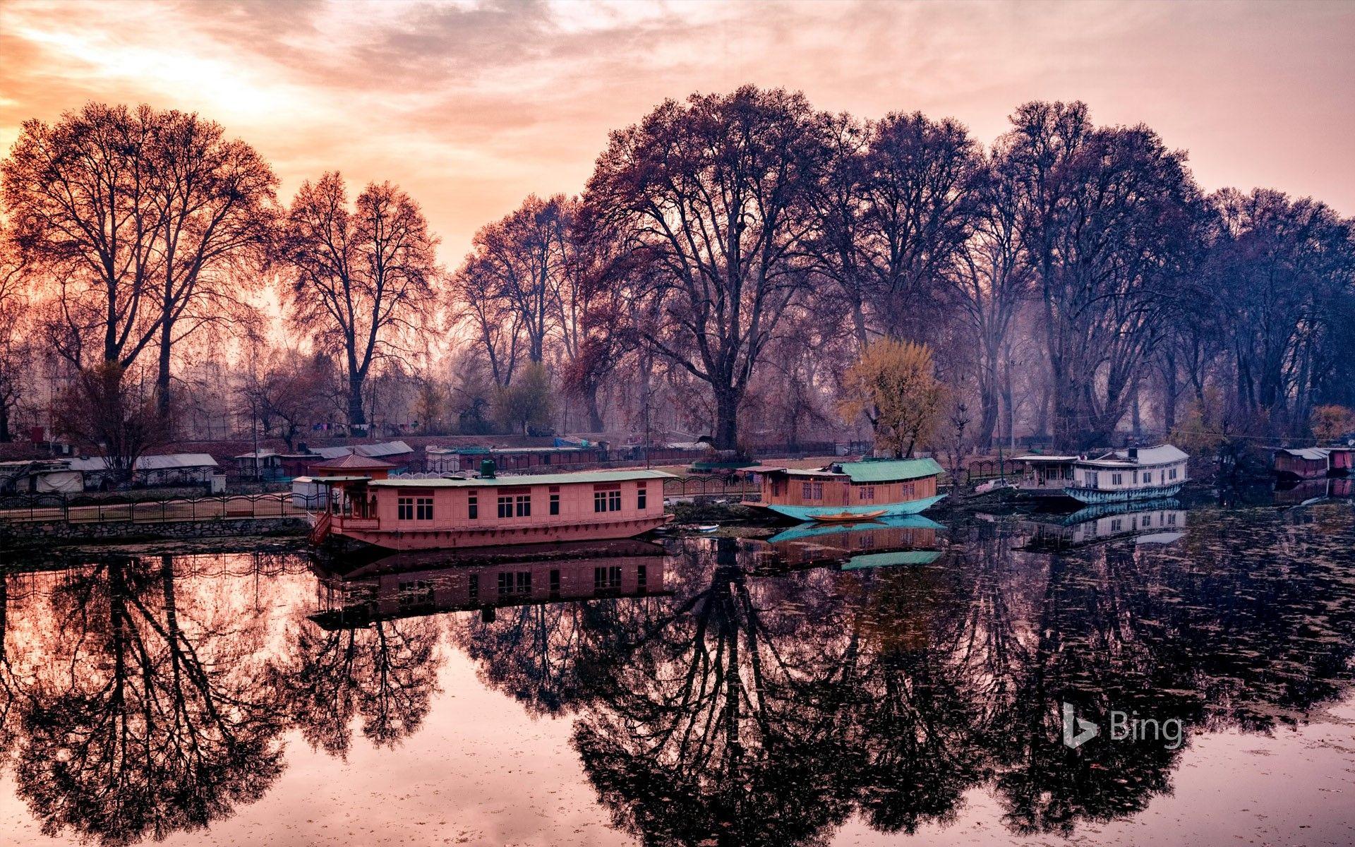 1920x1200 Houseboats On Bank Of The Jhelum River, India (© Image Of India Shutterstock). House Boat, River, Houseboat Vacation