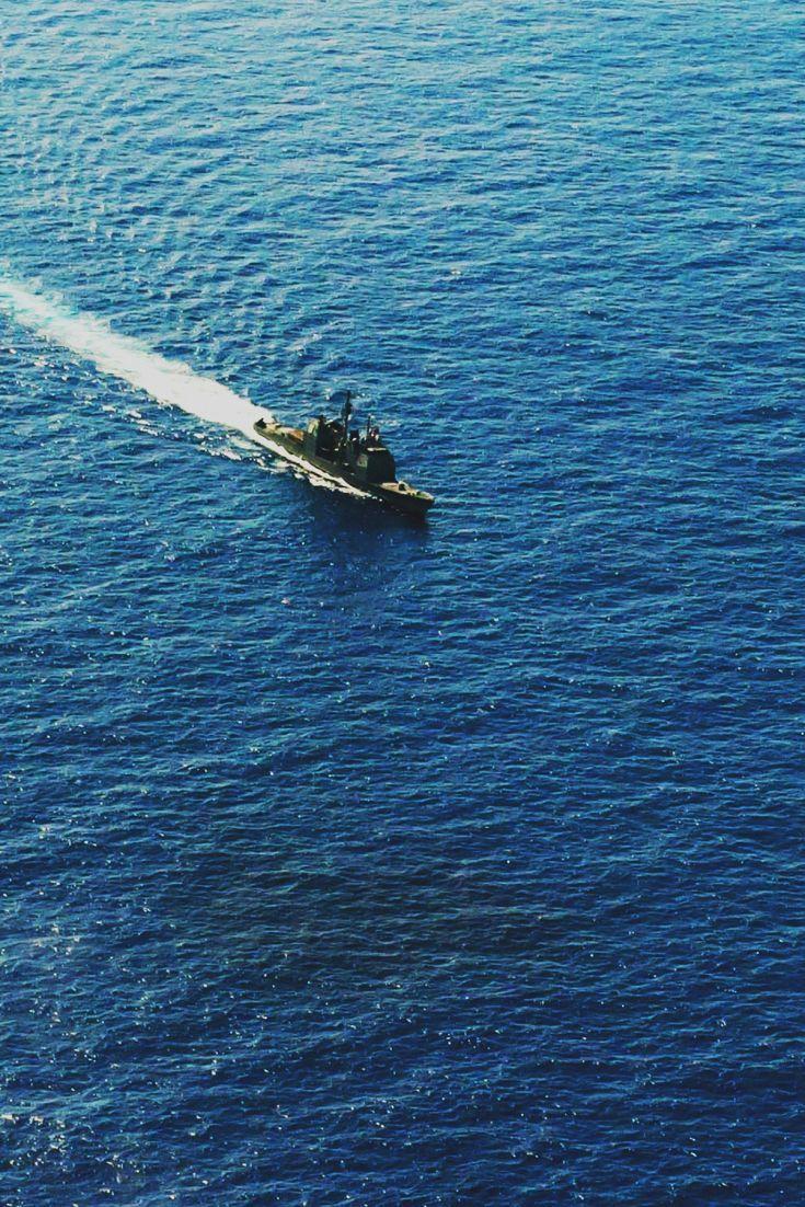 735x1102 Speed Boat On The Sea. Ocean wallpaper, Boat, Speed boats