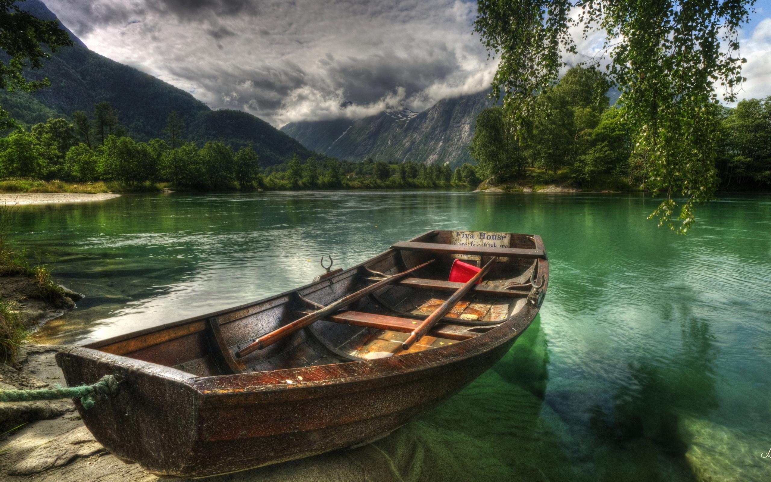 2560x1600 Boat Wallpaper Full HD