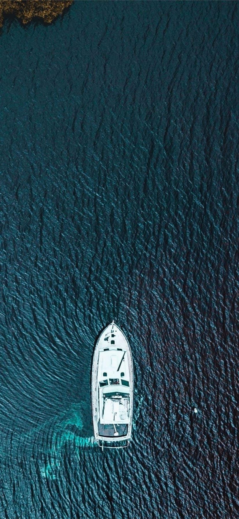 828x1792 Best Boat iPhone 11 HD Wallpaper