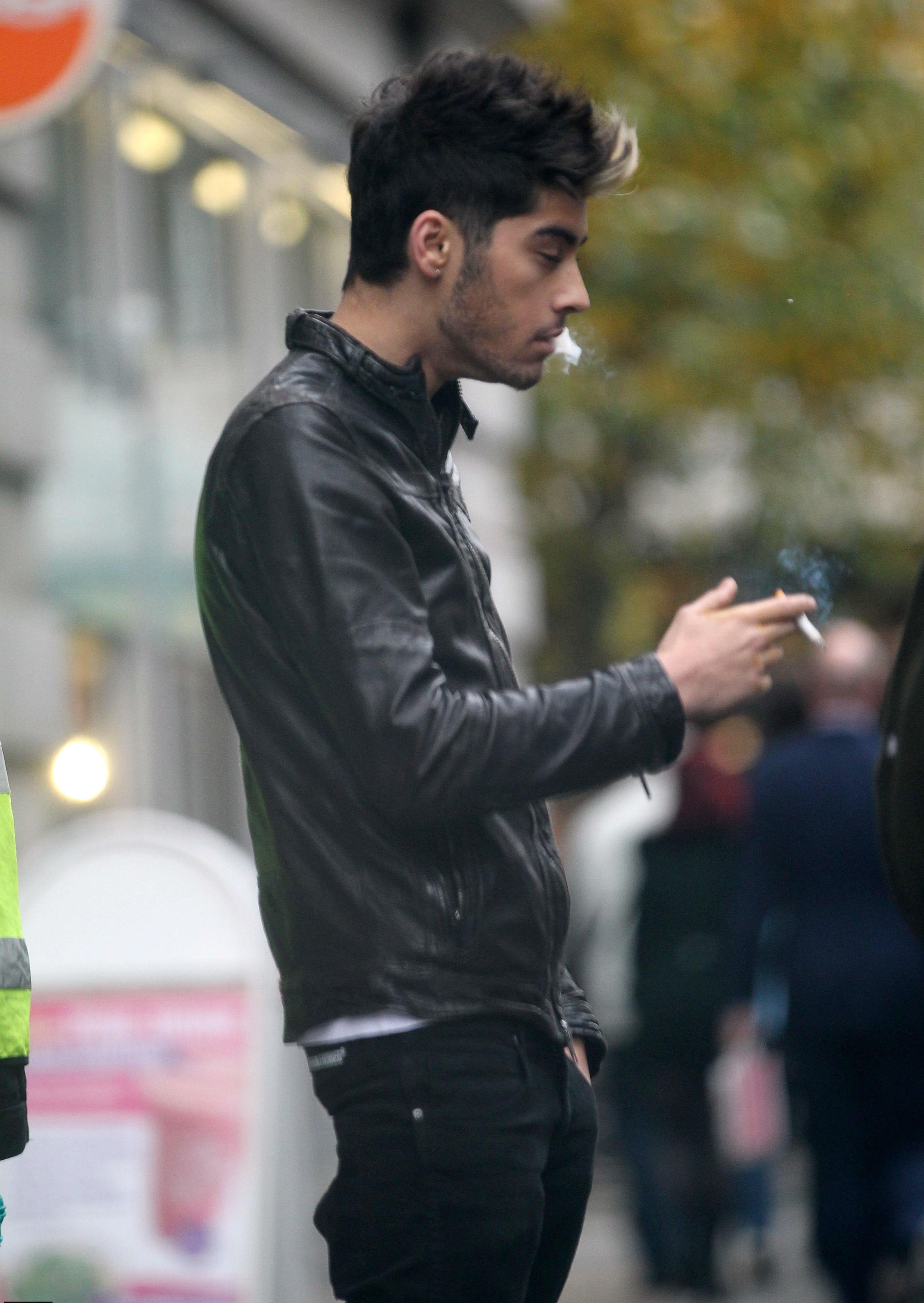 2664x3755 Zayn Smoking Pics Malik Photo