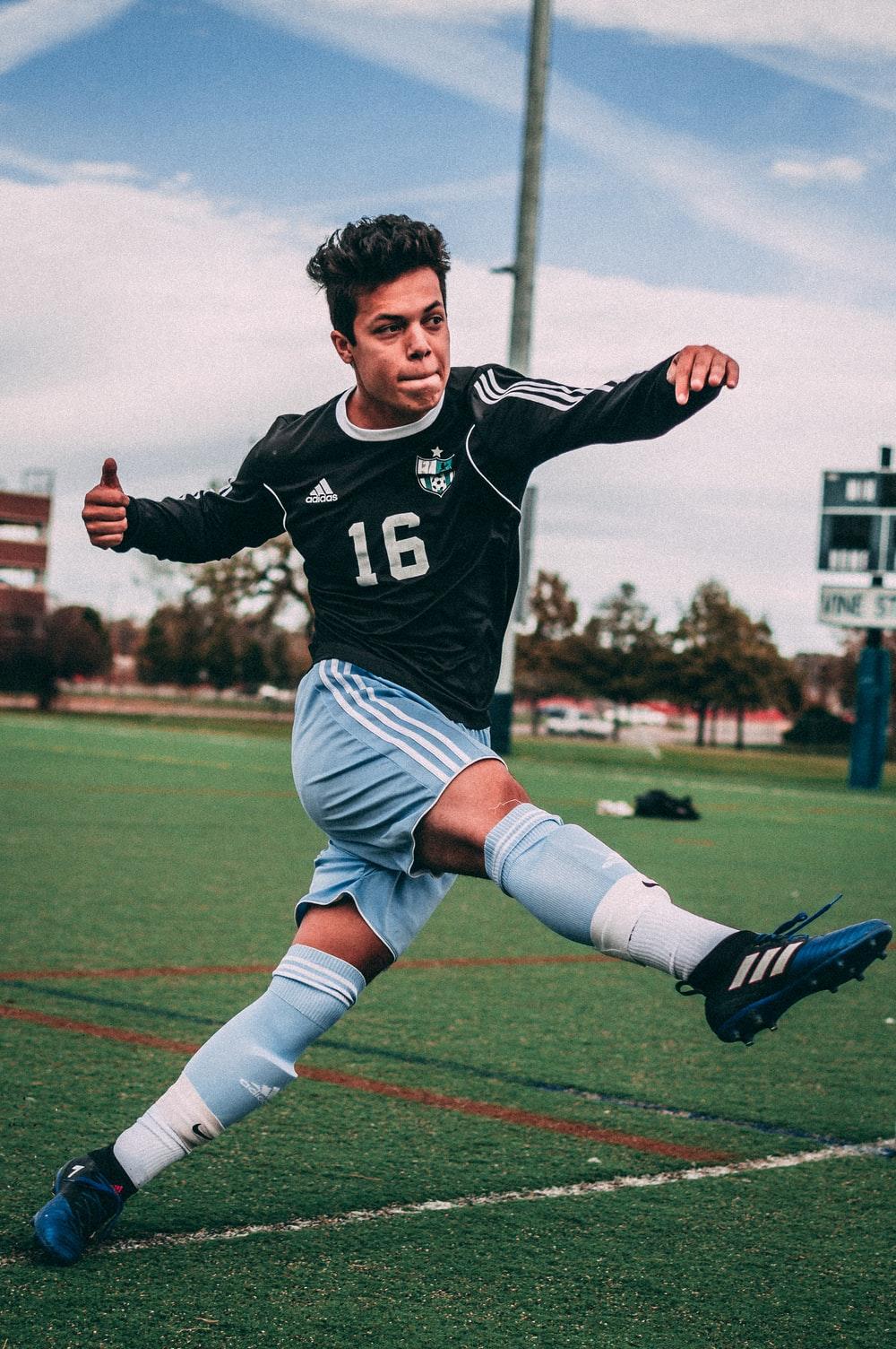 1000x1504 Soccer Players Picture. Download Free Image
