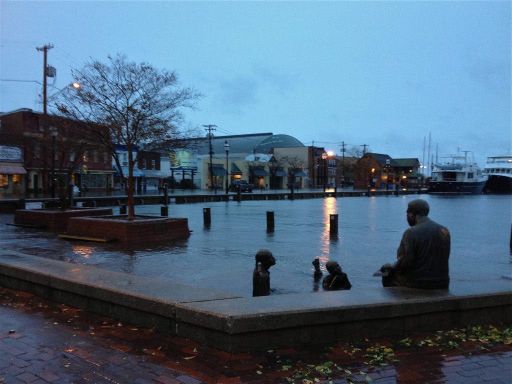 1024x768 PHOTOS: Annapolis City Dock Floods to Circle After Sandy. Annapolis, MD Patch