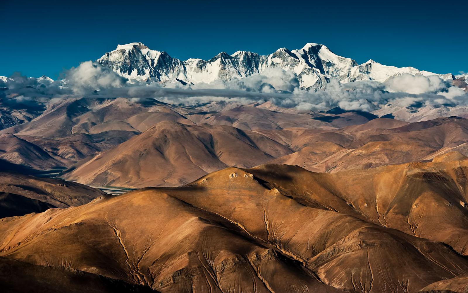 1600x1000 Beautiful Wallpaper Of Mountains and Rivers