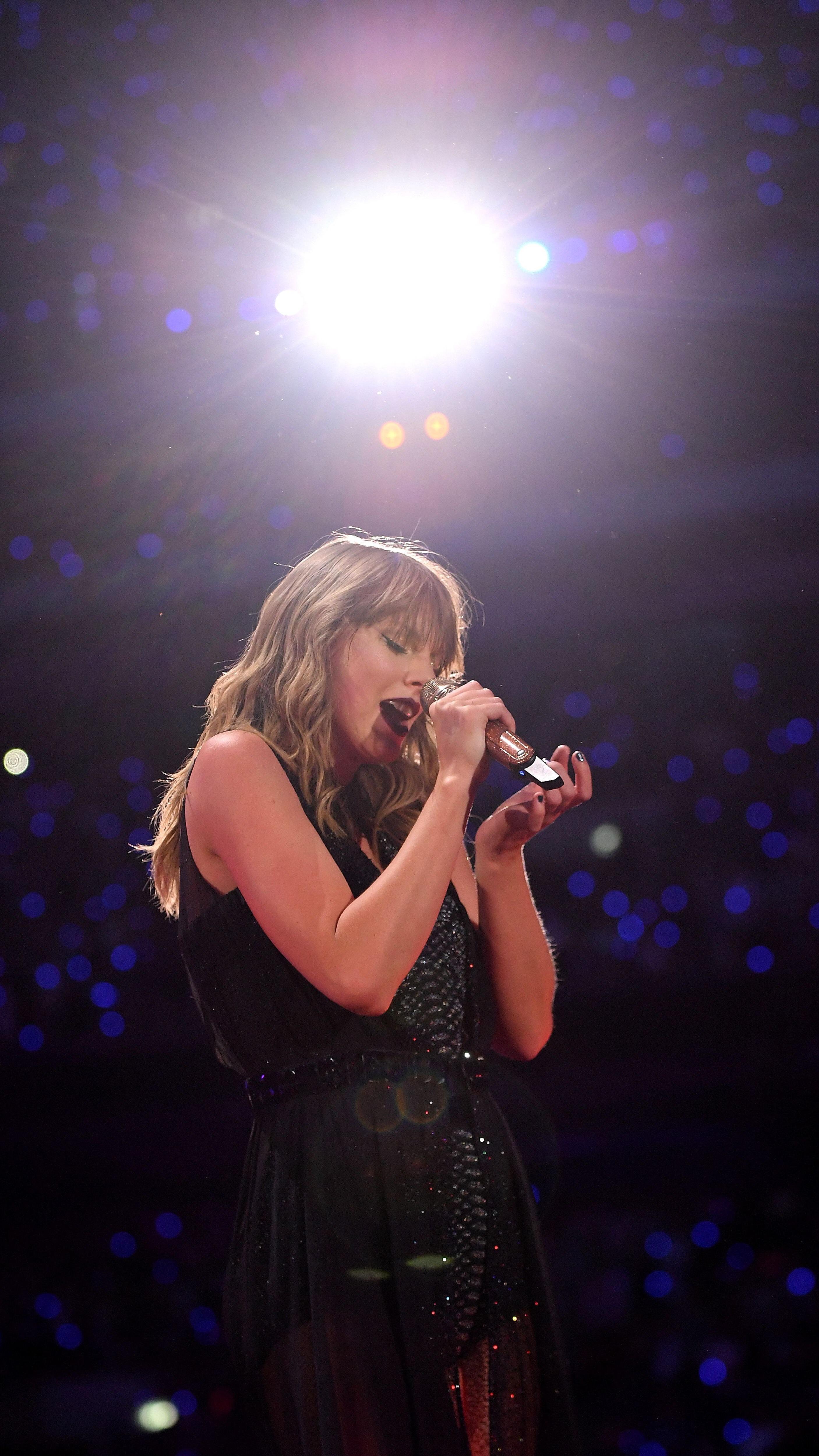 2812x5000 My current Rep Tour wallpaper