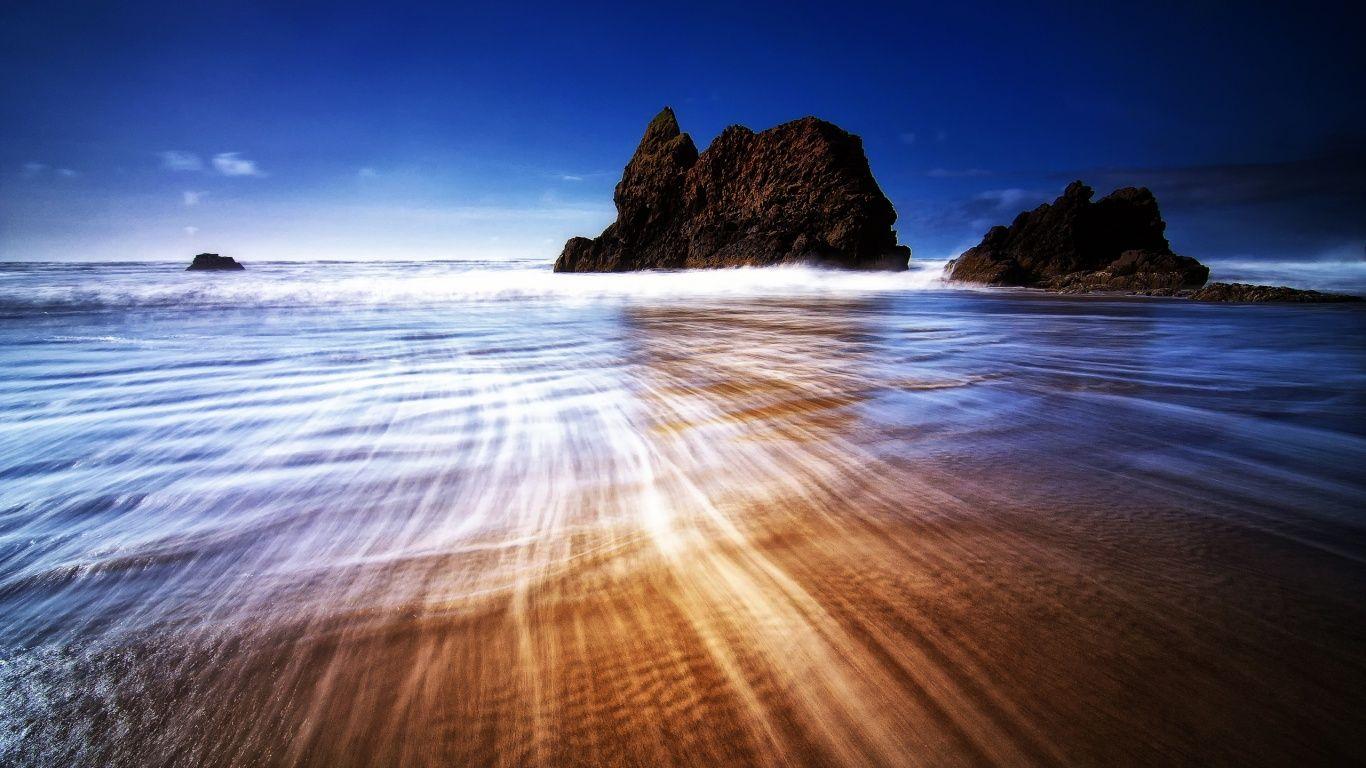 1366x768 Ocean and Waves desktop PC and Mac wallpaper