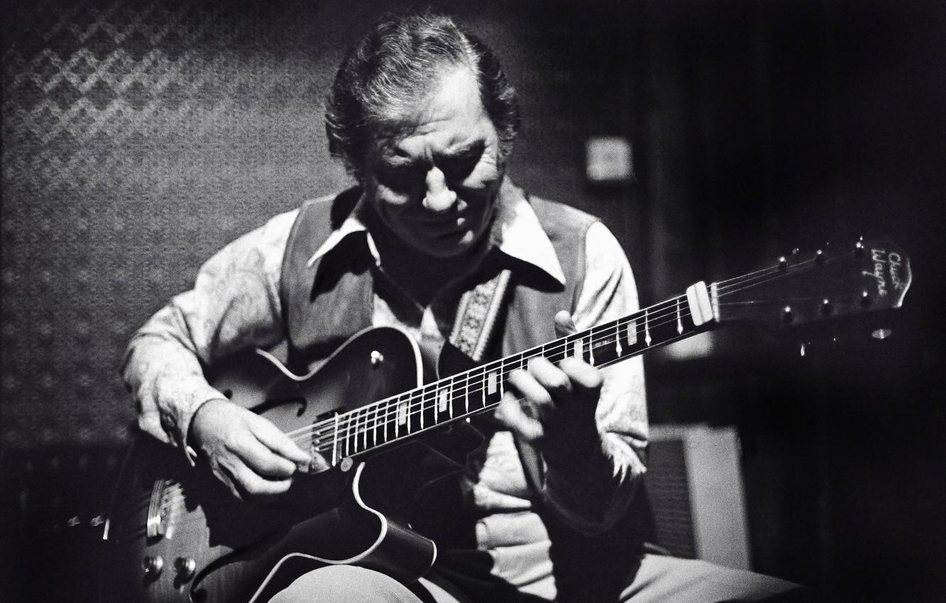 1332x850 Jazz Guitar Wallpaper
