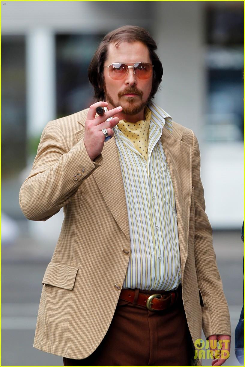 817x1222 Christian Bale & Amy Adams Dance & Hold Hands for 'Hustle': Photo 2873364. American Hustle, Amy Adams, Celebrity Pets, Christian Bale, Jack Huston, Jeremy Renner Picture