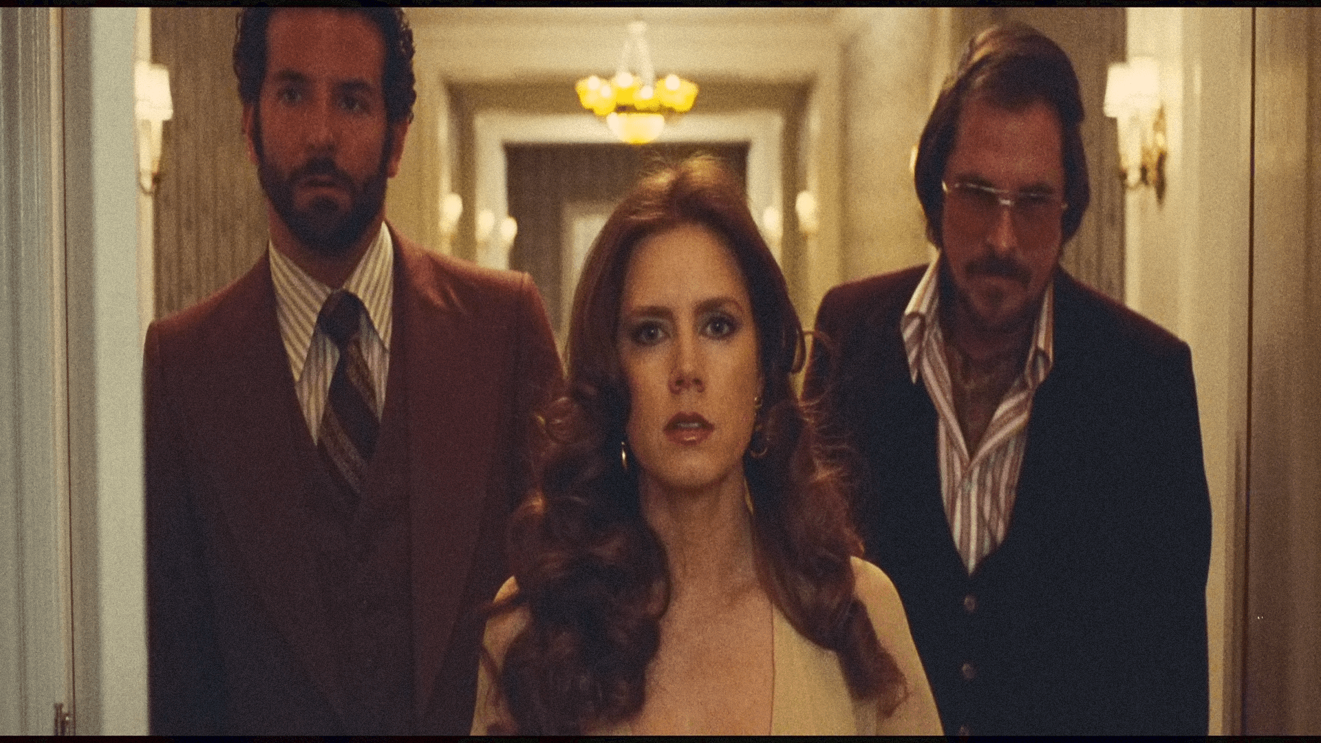 1920x1080 Screencaps from American Hustle starring Bale and Adams
