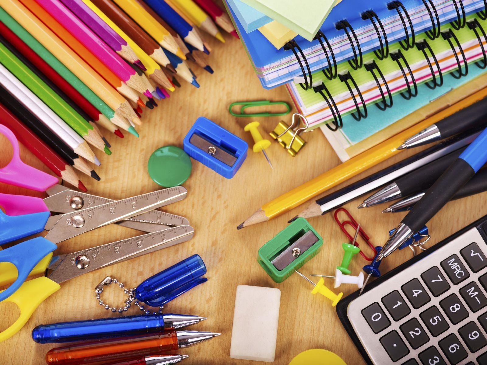 1600x1200 School Supplies Wallpaper