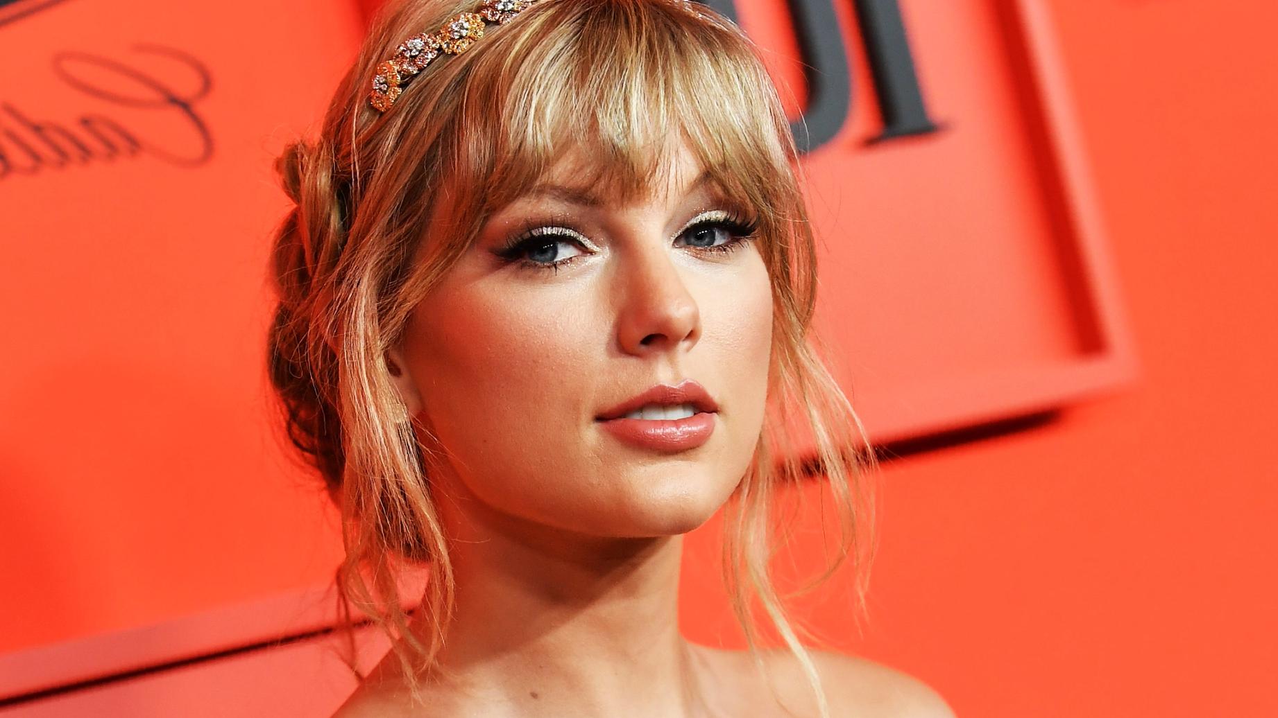 Taylor Swift Face Wallpapers - Top Free Taylor Swift Face Backgrounds ...