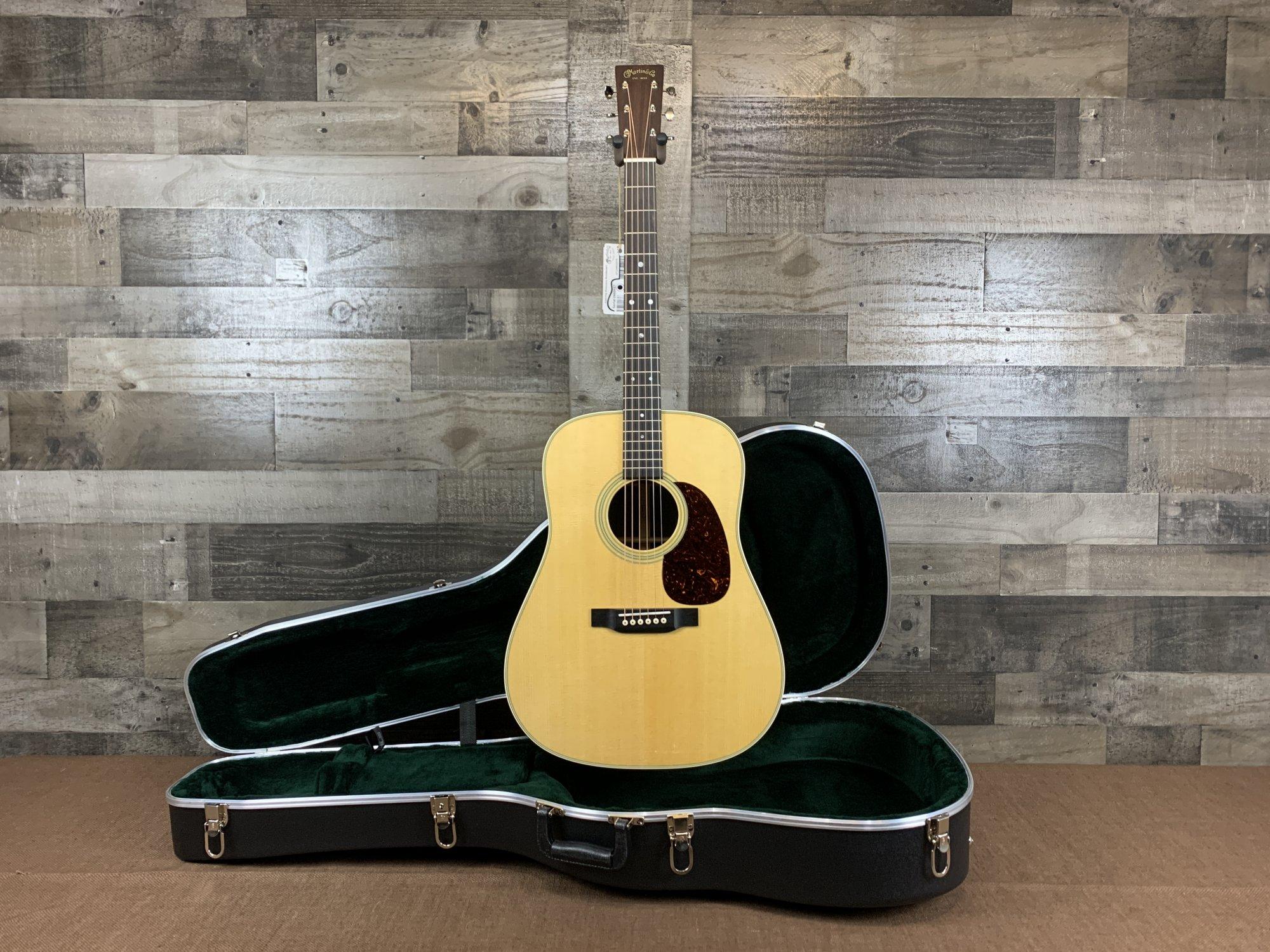 2000x1500 Martin D 28 Acoustic Guitar W/ Martin Case