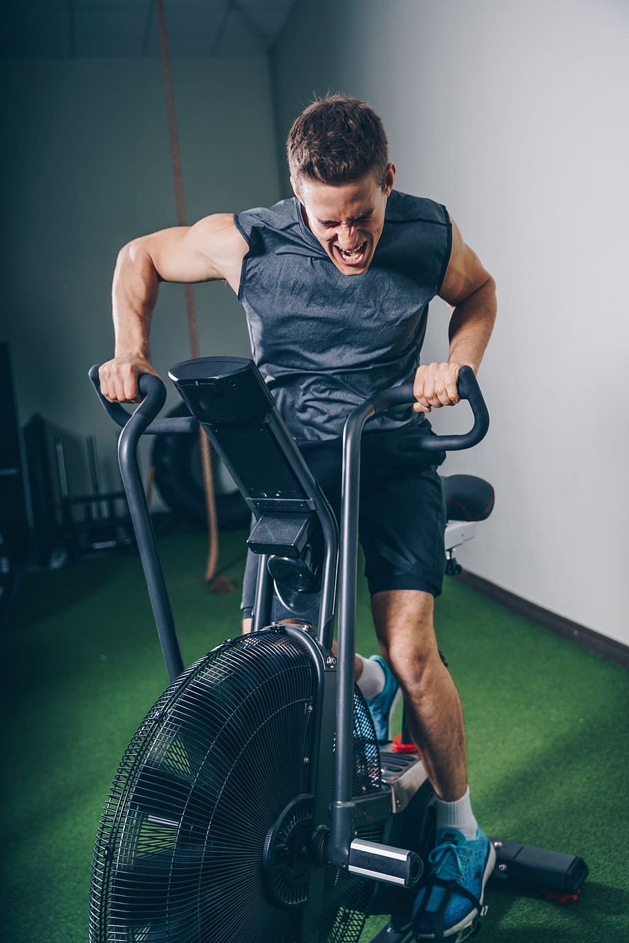 910x1364 Intense Exercise Photo, Fitness, Men, Sports, Gym, Workout Image Men