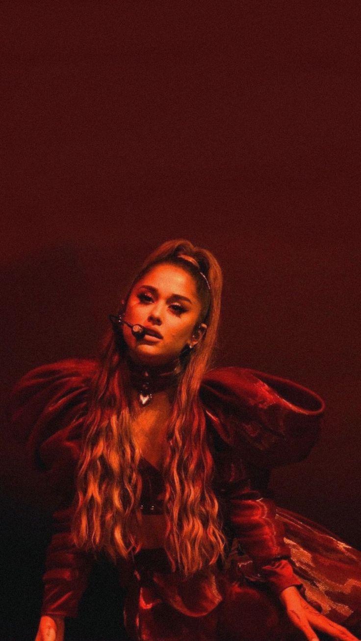 736x1308 ariana grande layouts