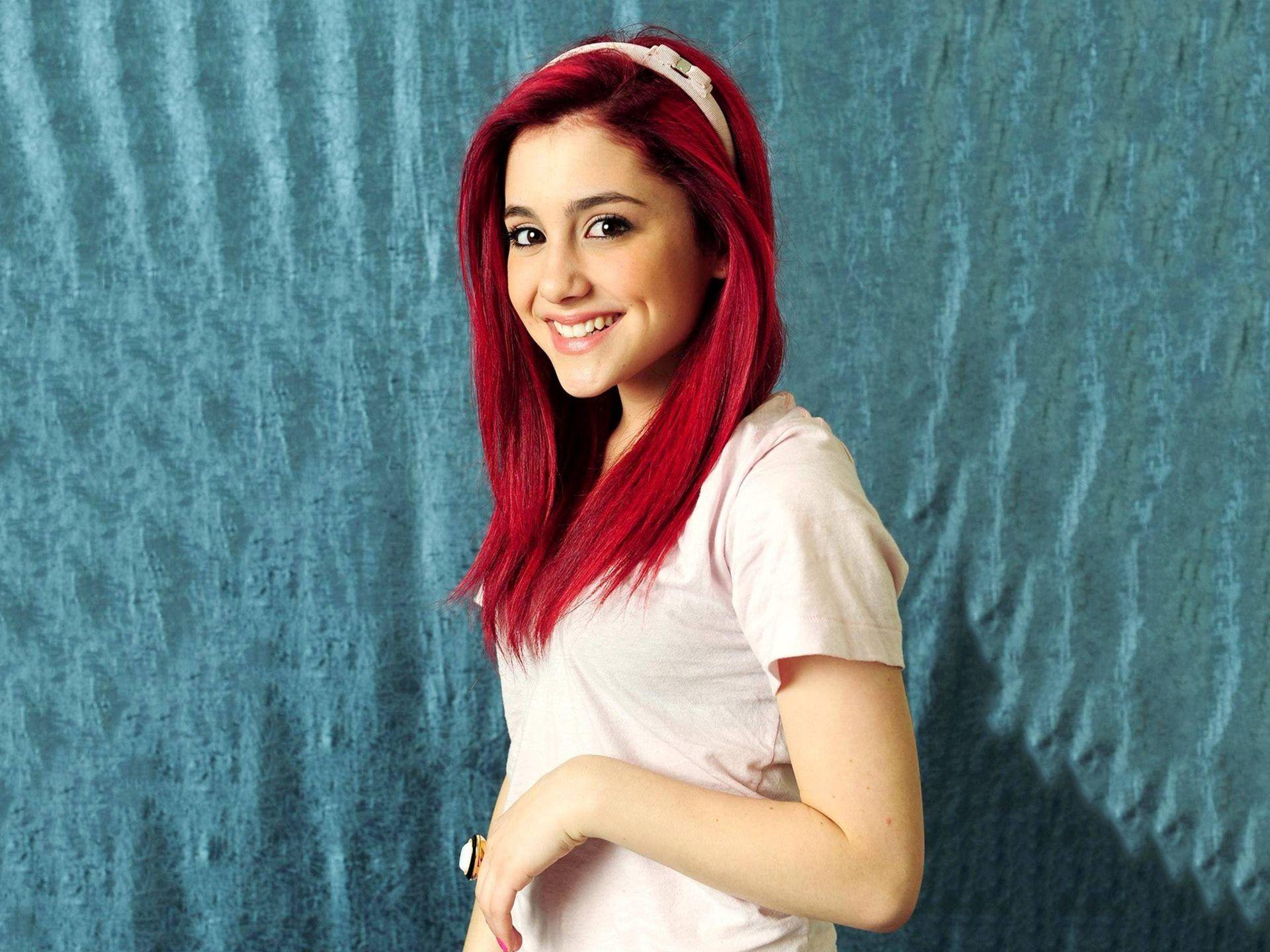 1920x1440 Victorious Ariana Grande Wallpaper