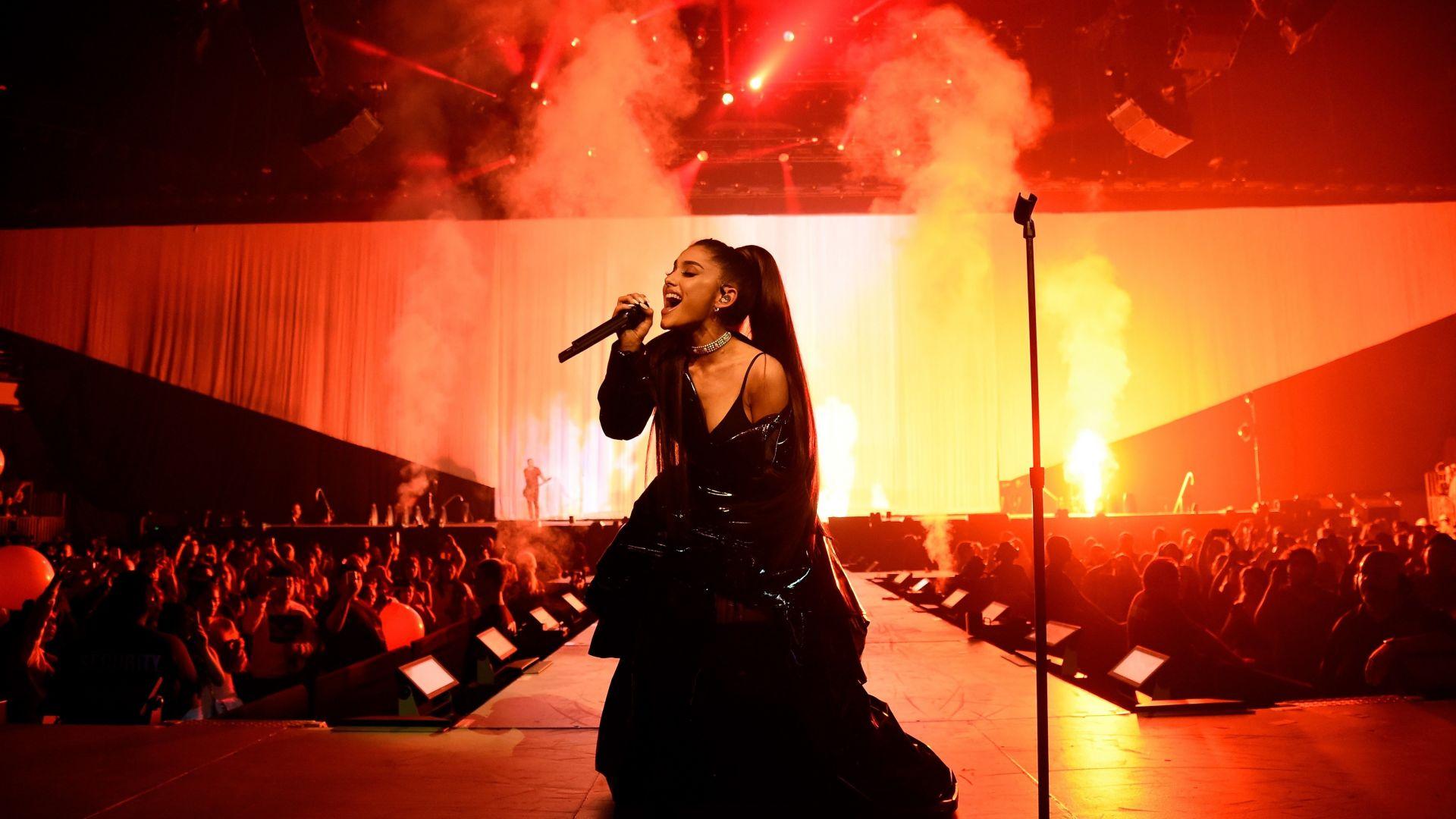 1920x1080 Desktop Wallpaper Ariana Grande, Live Performance On Stage, Singing, 4k, HD Image, Picture, Background, 068af9